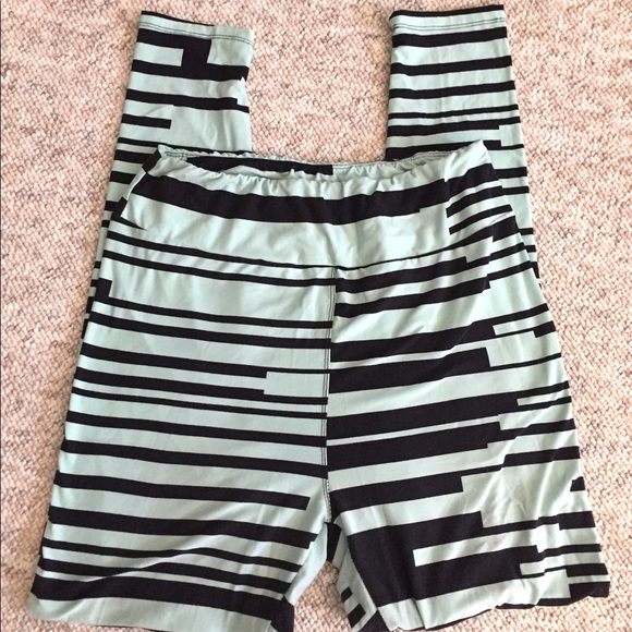 Lularoe - Picture 2 of 3